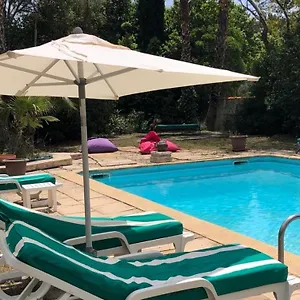 le-bonheur-avec-piscine-et-jardin.fr-provencehotel.com/